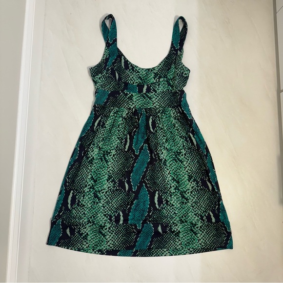 Diane Von Furstenberg Silk Snake Print Sleeveless Dress Size 10 - Picture 5 of 10